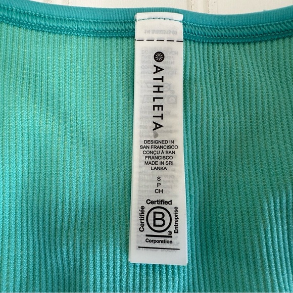 Athleta Aurora Borealis Green Ribbed Athletic Crop Top Small NEW. 995 - Picture 4 of 5